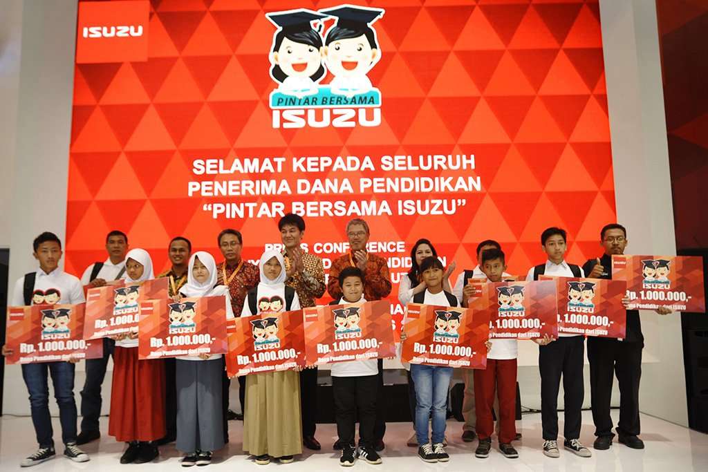 Pintar Bersama Isuzu Payungi 170 Anak Pintar Bersama Isuzu Payungi 170 Anak