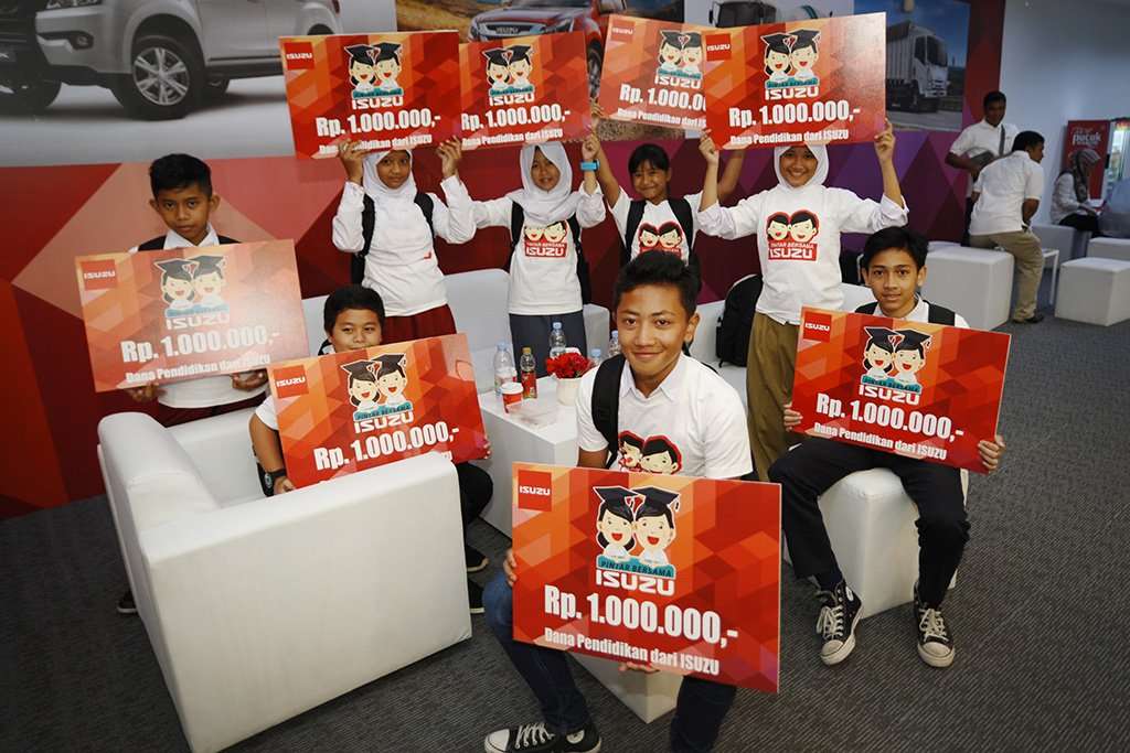 Lomba Gambar dan Cerpen Ayah dan Truk Isuzu Lomba Gambar dan Cerpen Ayah dan Truk Isuzu