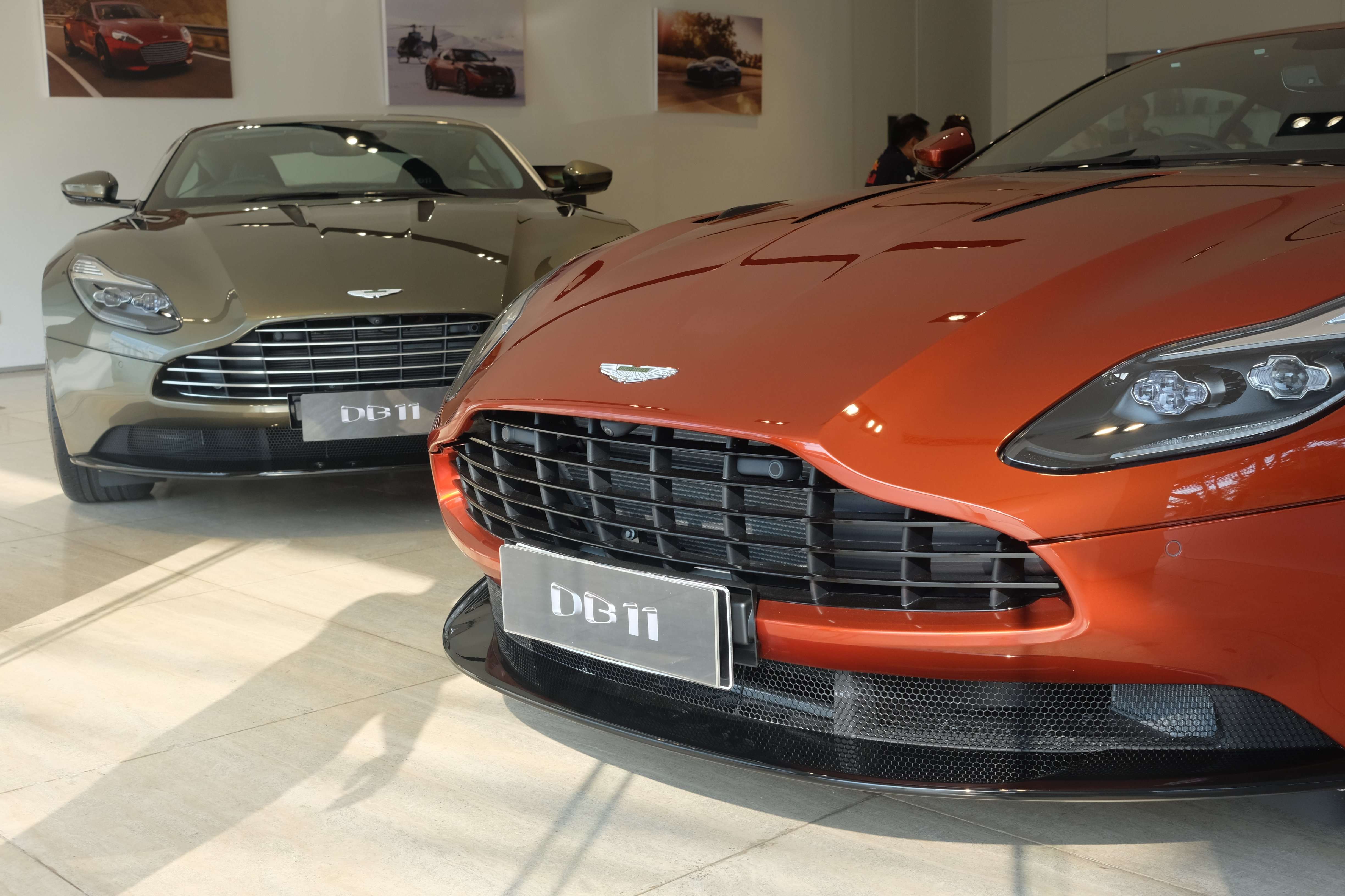 Model Paling Bertenaga Aston Martin Meluncur Di Indonesia