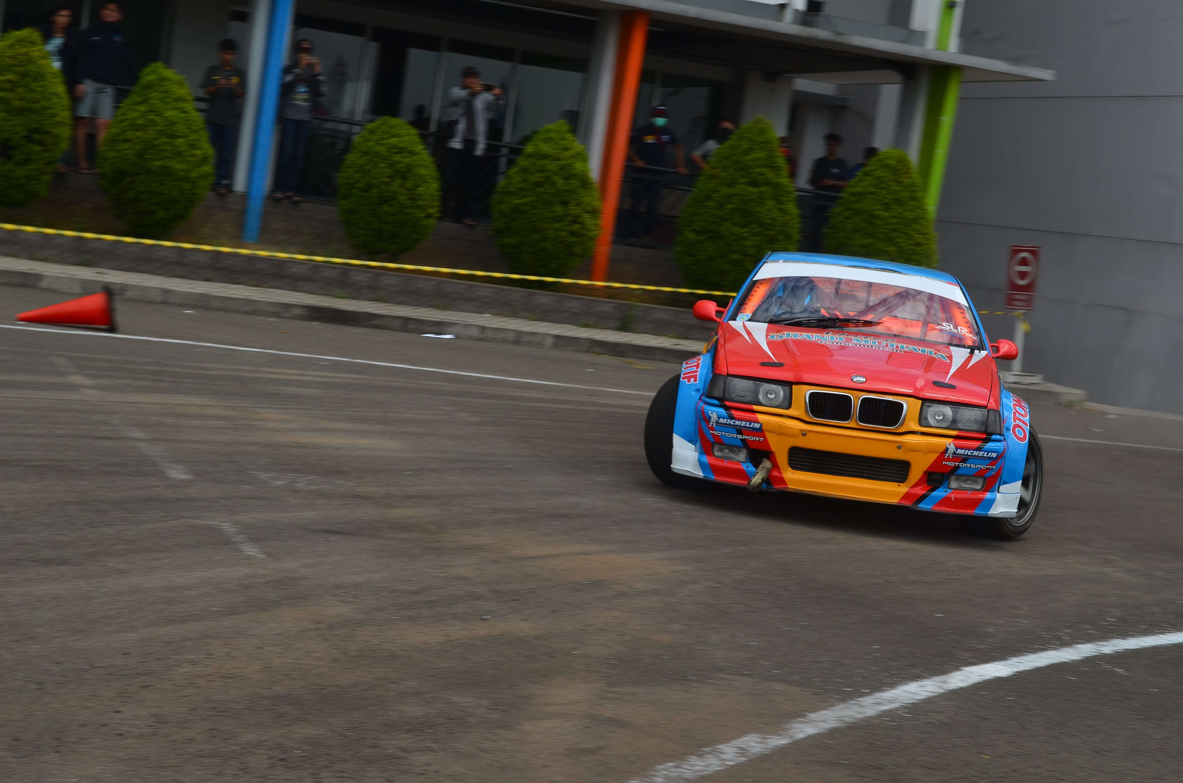 Kejurnas Super Drift Ramaikan IIMS 2017 Sabtu dan Minggu Ini Kejurnas Super Drift Ramaikan IIMS 2017 Sabtu dan Minggu Ini