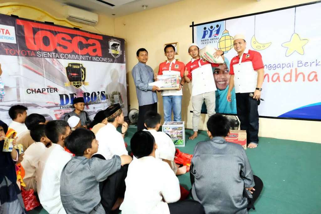 TOSCA Chapter De-Bo’s Berbagi Sesama di Bulan Ramadhan TOSCA Chapter De-Bo’s Berbagi Sesama di Bulan Ramadhan