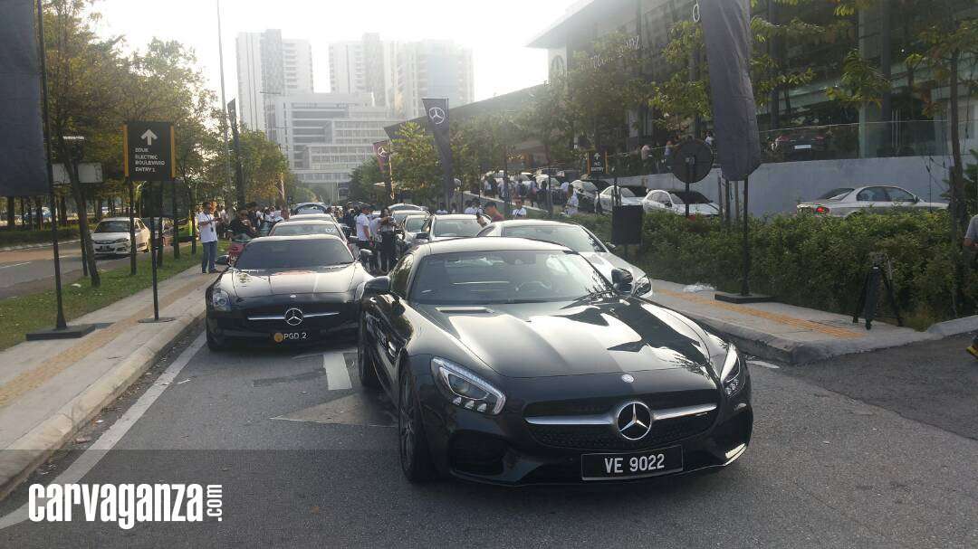 120 Mobil Mercedes-Benz Dilepas untuk Ultra Star Drive 120 Mobil Mercedes-Benz Dilepas untuk Ultra Star Drive