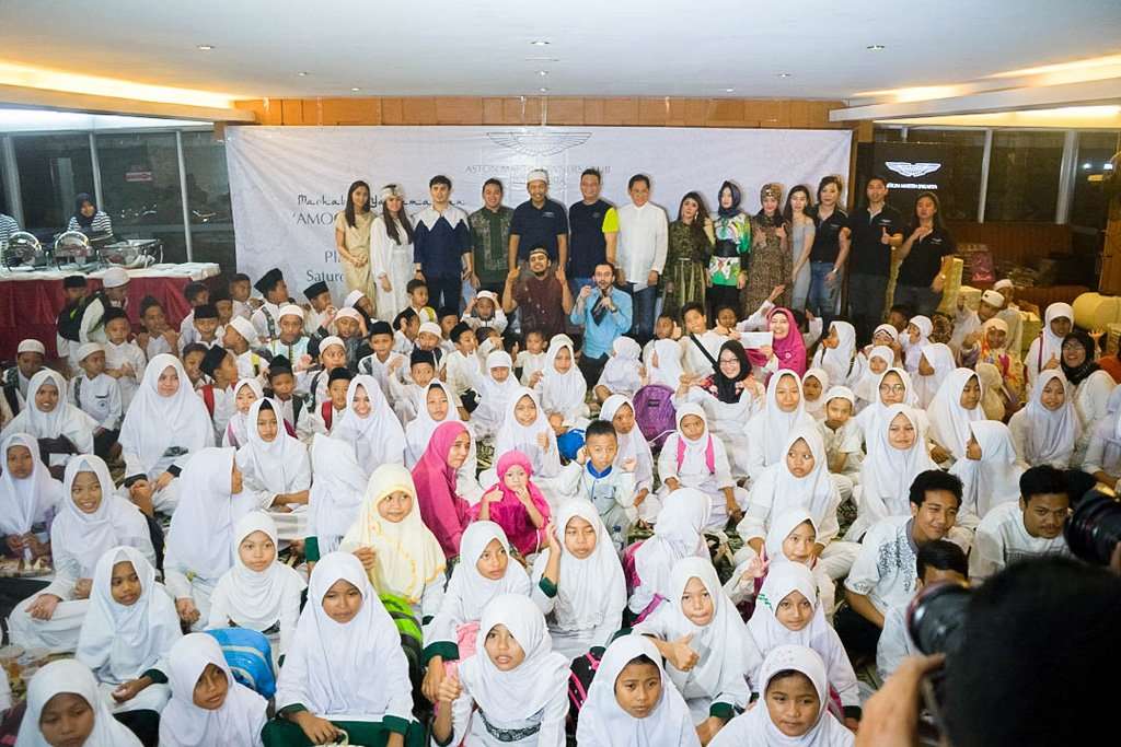 Kegiatan Amal Pertama Aston Martin Owners Club Indonesia Kegiatan Amal Pertama Aston Martin Owners Club Indonesia