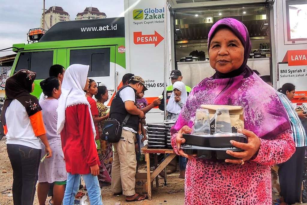 KTB Bagikan 1.000 Porsi Makan Gratis Lewat Humanity Food Truck KTB Bagikan 1.000 Porsi Makan Gratis Lewat Humanity Food Truck