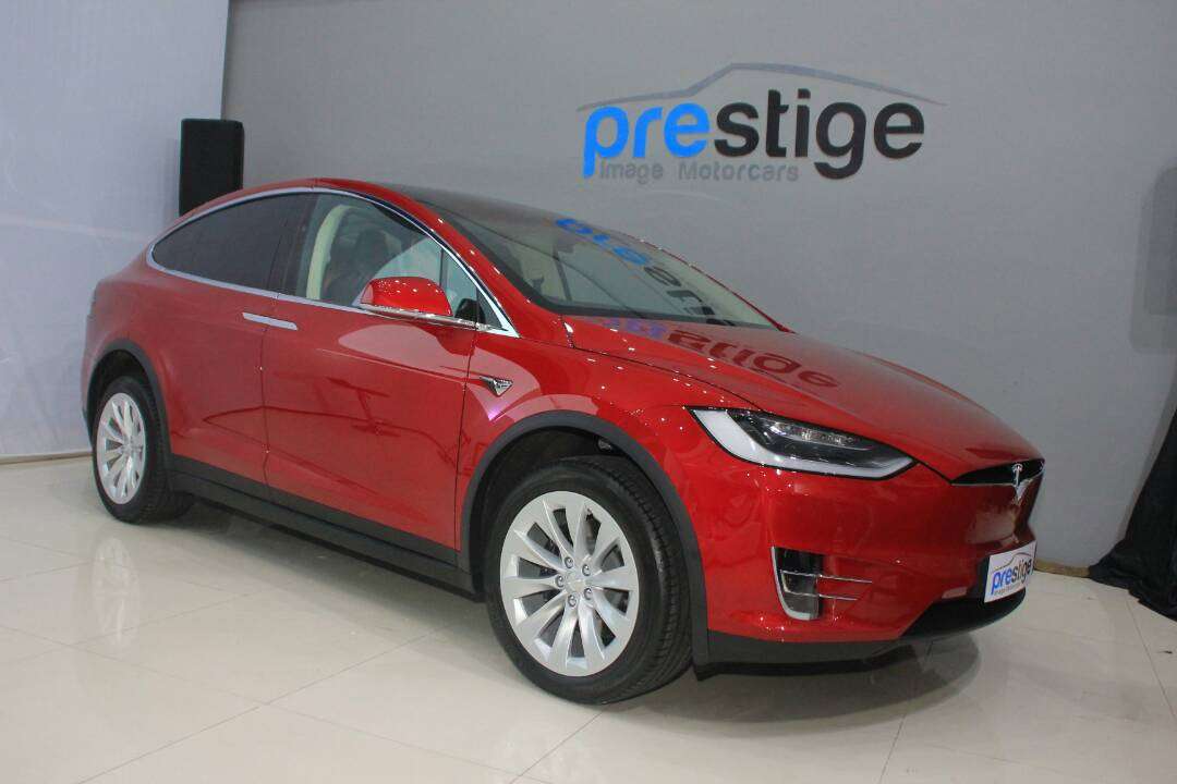 Tesla Model X Resmi Diluncurkan di Indonesia Tesla Model X Resmi Diluncurkan di Indonesia