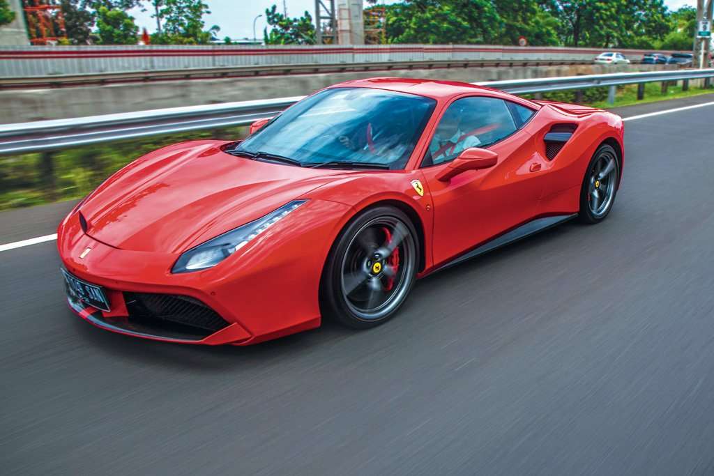 Автомобиль Ferrari 488 GTB