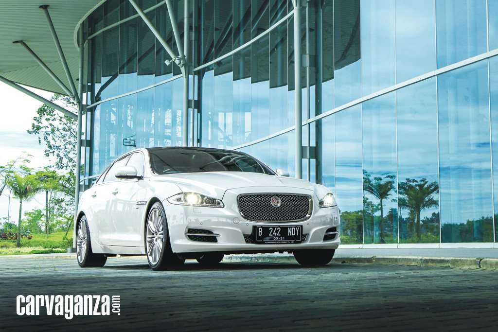 Jaguar XJ 3.0 Portofolio, Art of Convenience (Bagian 2) Jaguar XJ 3.0 Portofolio, Art of Convenience (Bagian 2)