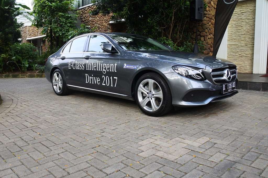 Ini Perbedaan Mercedes-Benz E 250 Avantgarde Line dan E 300 AMG Line Ini Perbedaan Mercedes-Benz E 250 Avantgarde Line dan E 300 AMG Line