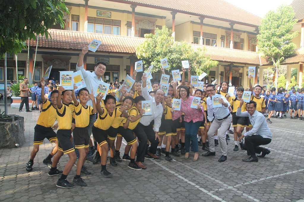 Chevrolet Indonesia Bagi-Bagi 800 Komik Keselamatan untuk Anak SD Chevrolet Indonesia Bagi-Bagi 800 Komik Keselamatan untuk Anak SD