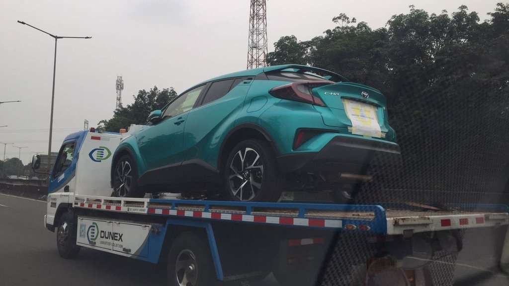 Banyak Tanda-Tanda, Toyota C-HR Bakal Resmi Dijual di GIIAS 2017? Banyak Tanda-Tanda, Toyota C-HR Bakal Resmi Dijual di GIIAS 2017?