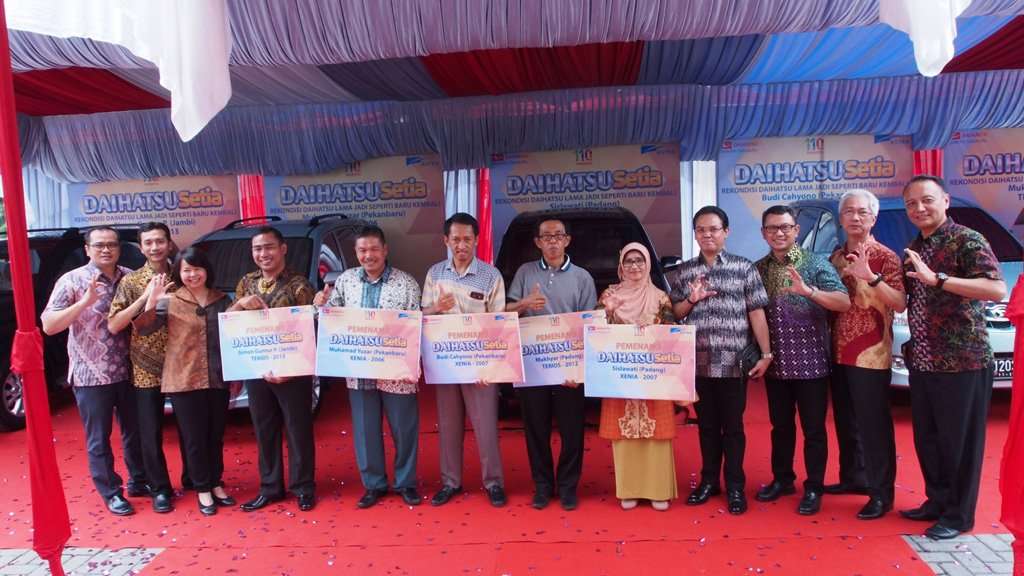 Daihatsu Serahkan 20 Unit Rekondisi di Padang Daihatsu Serahkan 20 Unit Rekondisi di Padang