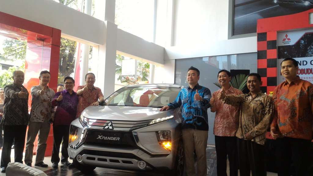 Mitsubishi Resmikan Diler Kendaraan Penumpang ke-91 di Yogyakarta Mitsubishi Resmikan Diler Kendaraan Penumpang ke-91 di Yogyakarta