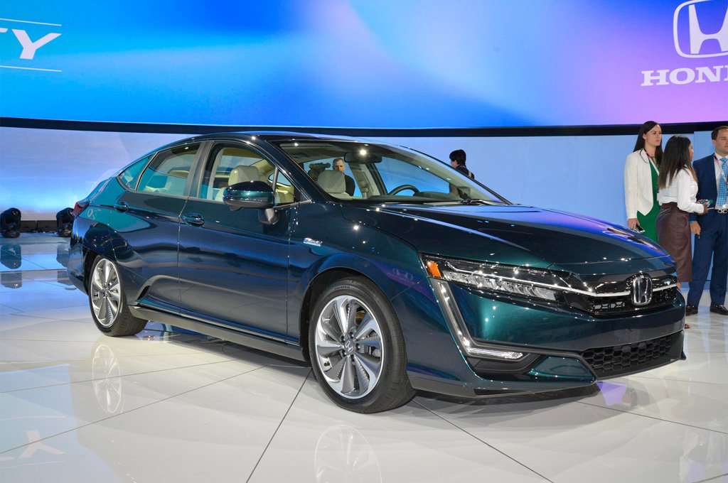 Honda Clarity Plug-In Hybrid Tempuh 75 Km Sekali Isi Baterai Honda Clarity Plug-In Hybrid Tempuh 75 Km Sekali Isi Baterai