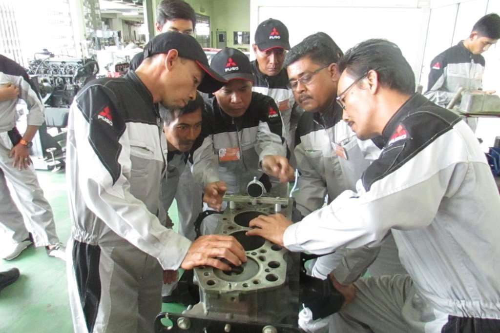 164 Peserta Perebutkan Gelar Mekanik Terbaik Mitsubishi Fuso 2017 164 Peserta Perebutkan Gelar Mekanik Terbaik Mitsubishi Fuso 2017