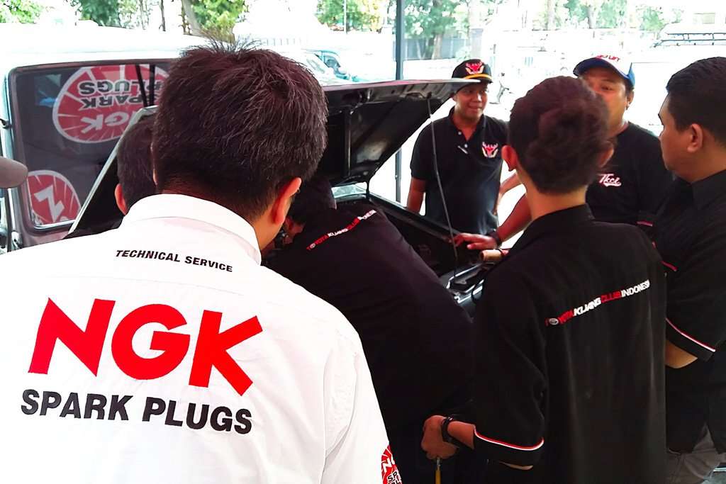 NGK Busi Gelar Exclusive Coaching Clinic Komunitas Toyota Kijang NGK Busi Gelar Exclusive Coaching Clinic Komunitas Toyota Kijang