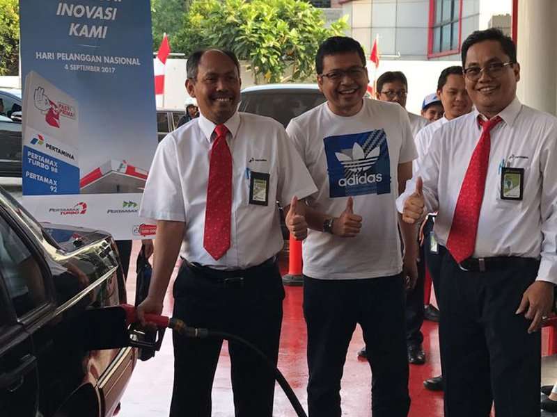 Manajemen Pertamina MOR III Layanani Konsumen di SPBU Manajemen Pertamina MOR III Layanani Konsumen di SPBU