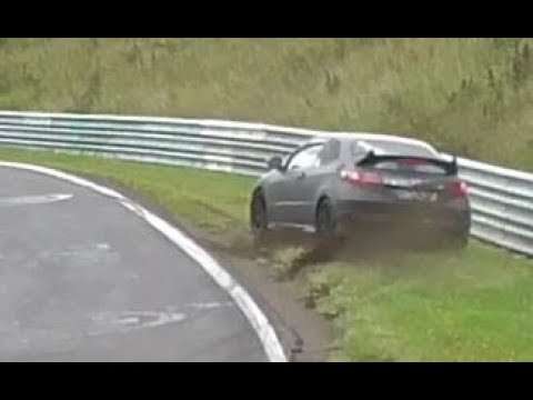 VIDEO: Kejar Porsche 911 GT3, Honda Civic Tabrak Pagar VIDEO: Kejar Porsche 911 GT3, Honda Civic Tabrak Pagar