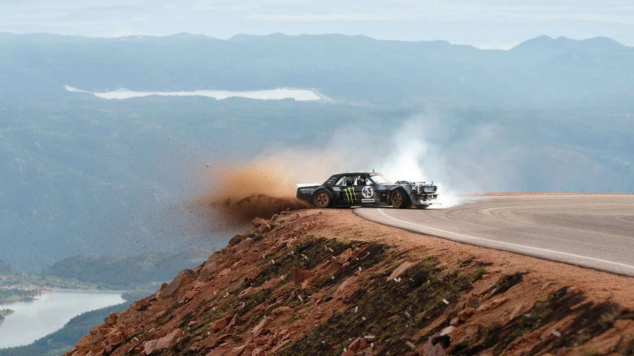 VIDEO: Aksi Gila Ken Block dan Hoonicorn V2 di Climbkhana VIDEO: Aksi Gila Ken Block dan Hoonicorn V2 di Climbkhana