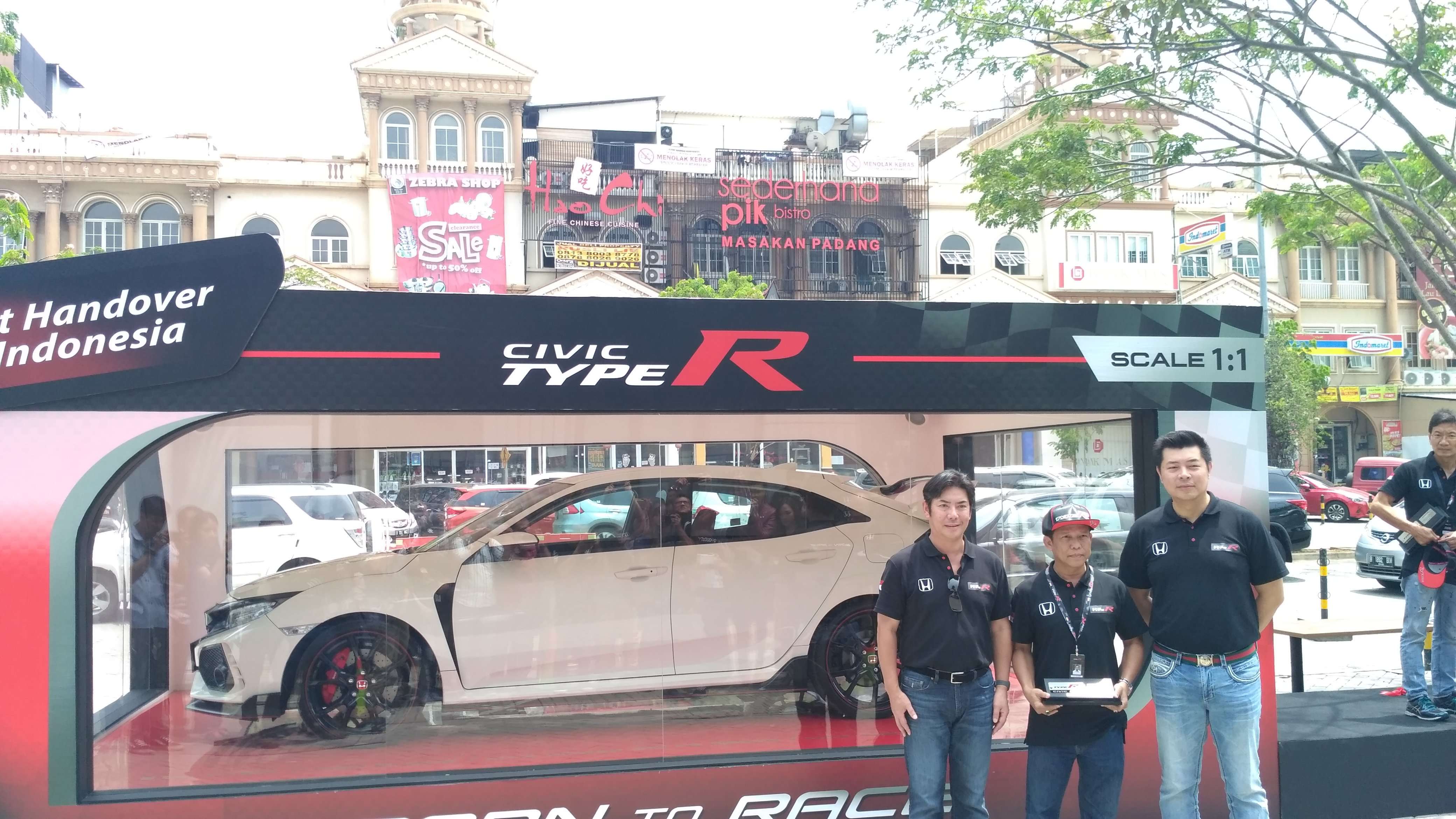 10 Unit Honda Civic Type R Sudah Diserahkan ke Konsumen 10 Unit Honda Civic Type R Sudah Diserahkan ke Konsumen