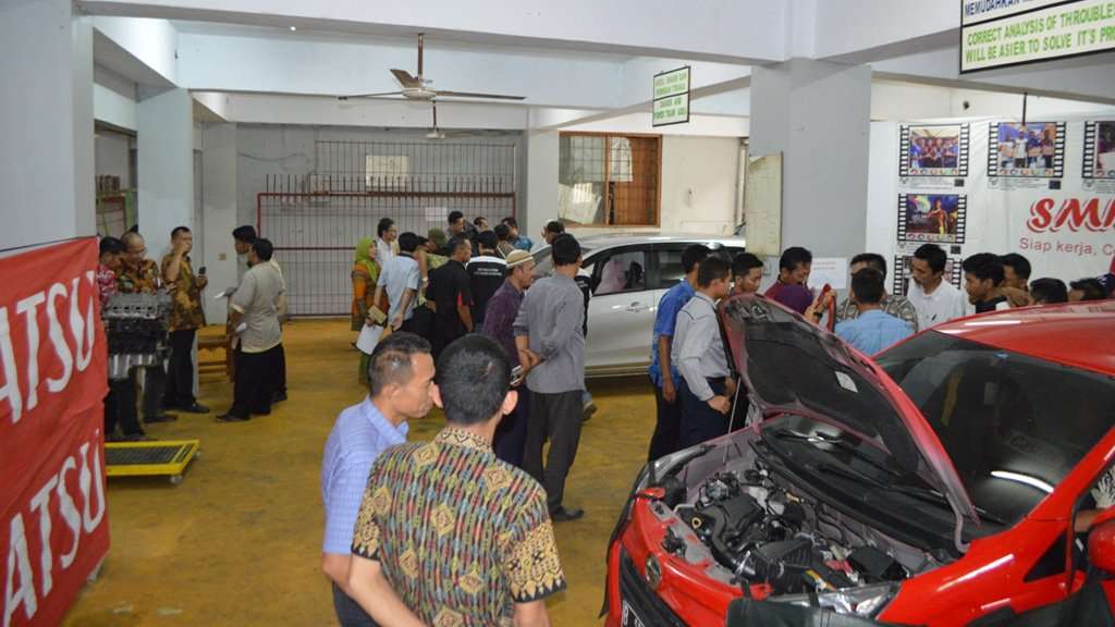 Daihatsu Gelar Pelatihan Otomotif untuk Guru SMK Daihatsu Gelar Pelatihan Otomotif untuk Guru SMK