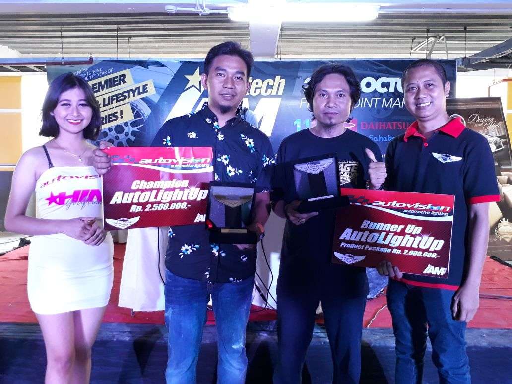 Duo Honda Jadi Jawara di Autovision AutoLight Up Contest 2017 Makassar Duo Honda Jadi Jawara di Autovision AutoLight Up Contest 2017 Makassar