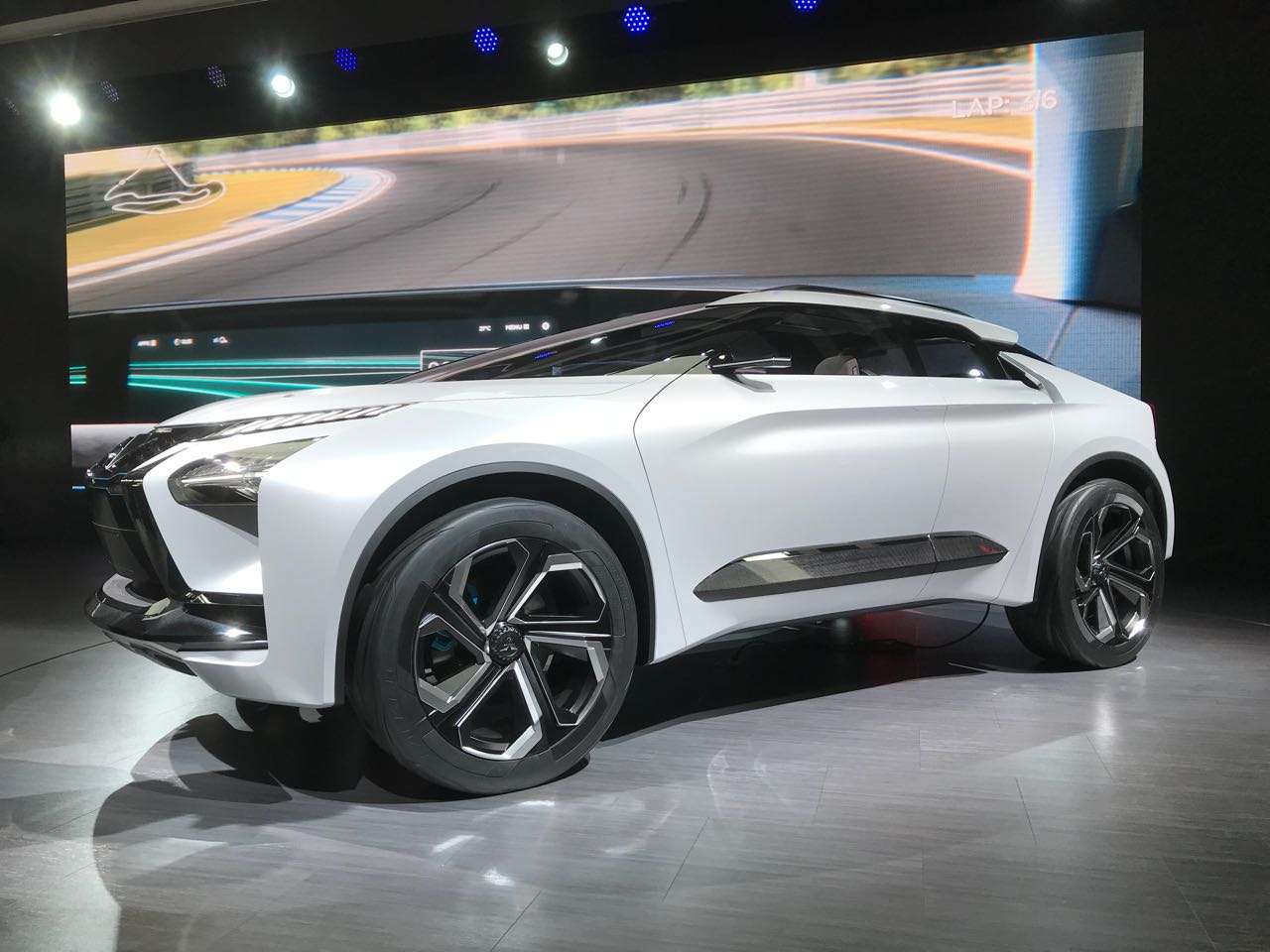 Mitsubishi e-EVOLUTION Concept Jalani Debut di Tokyo Motor Show Mitsubishi e-EVOLUTION Concept Jalani Debut di Tokyo Motor Show