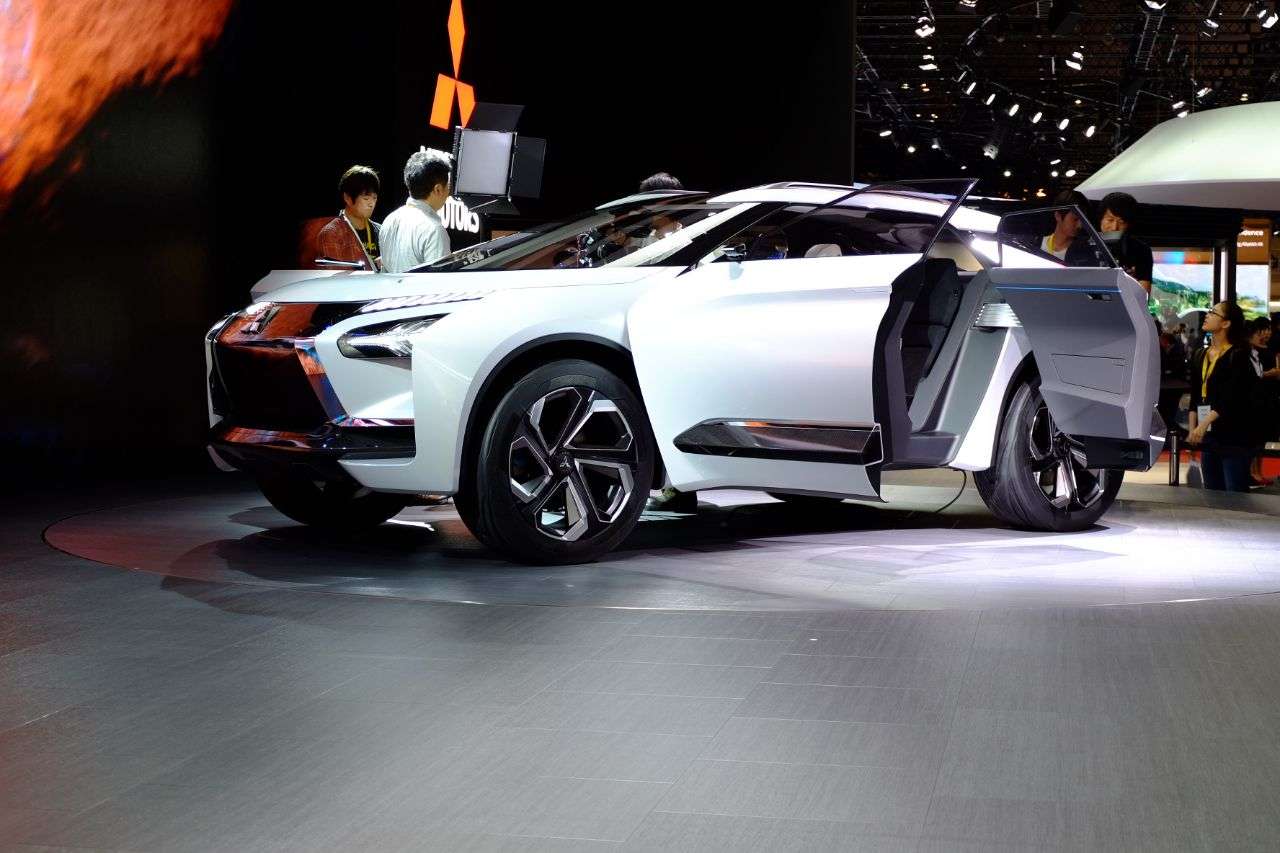 Mitsubishi Bawa e-Evolution dan Xpander Varian Baru di GIIAS 2018 Mitsubishi Bawa e-Evolution dan Xpander Varian Baru di GIIAS 2018