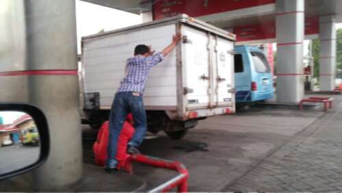 Perlukah Menggoyangkan Mobil Ketika Mengisi BBM? SPBU Pertamina