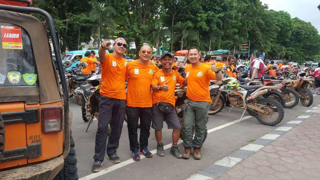 Team Mopar Badak Sapu 4 Penghargaan Off-Road Ekstrim IOX 2017 Team Mopar Badak Sapu 4 Penghargaan Off-Road Ekstrim IOX 2017