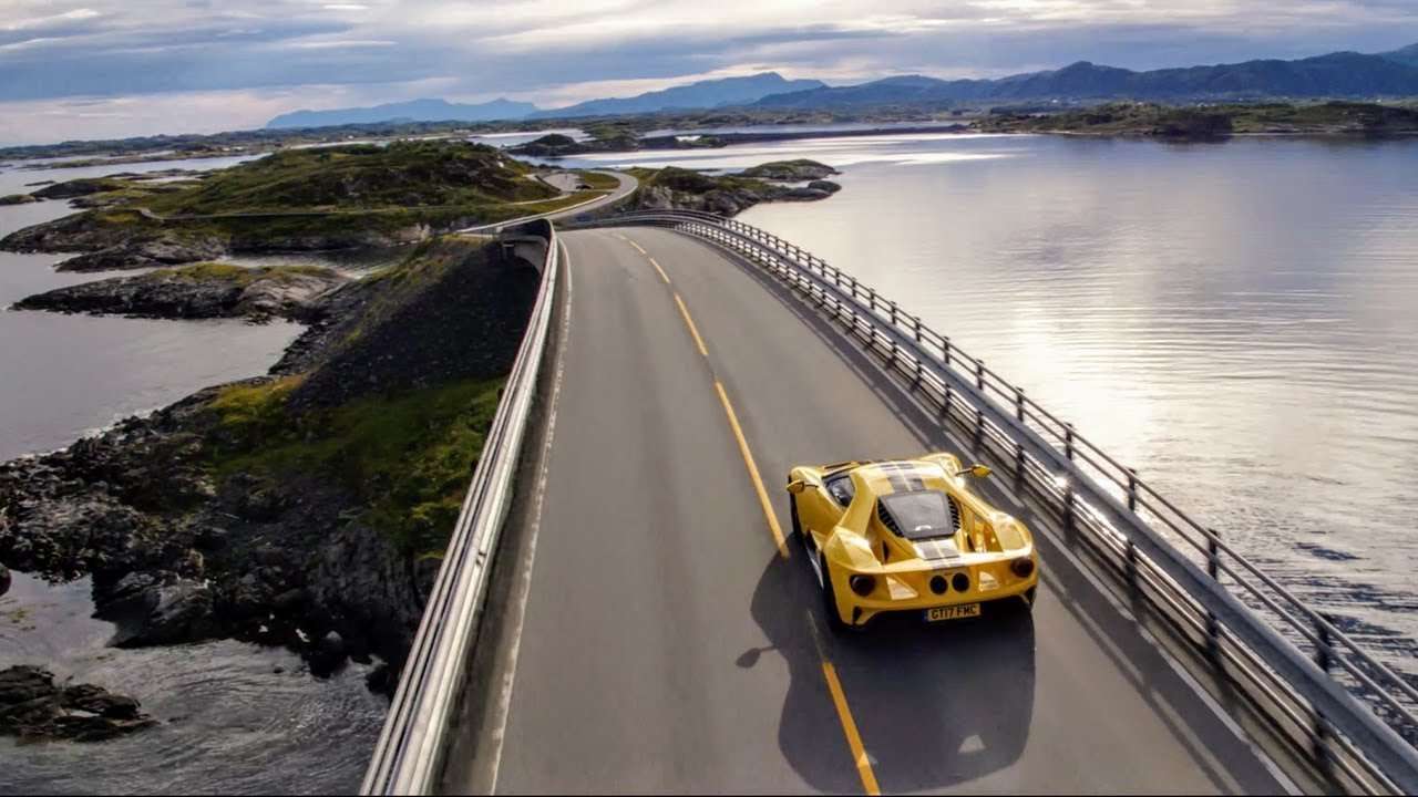 VIDEO: Ford GT Menyeberangi Jalanan Terindah di Dunia VIDEO: Ford GT Menyeberangi Jalanan Terindah di Dunia