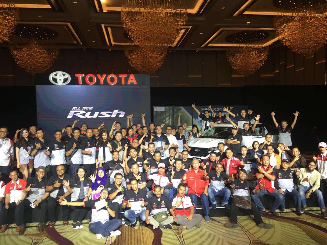 Toyota Perkenalkan All New Rush ke Komunitas Toyota Perkenalkan All New Rush ke Komunitas
