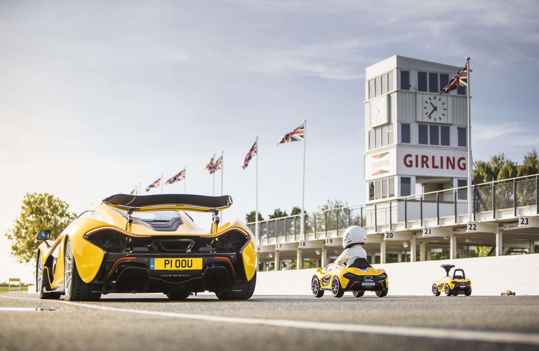 Ini Dia McLaren P1 dengan "Bahan Bakar Alternatif" Ini Dia McLaren P1 dengan "Bahan Bakar Alternatif"