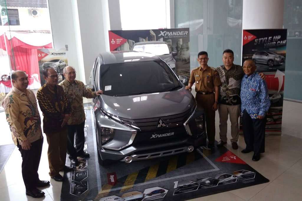 Inden Mitsubishi Xpander di Padang Tembus 400 Unit Inden Mitsubishi Xpander di Padang Tembus 400 Unit