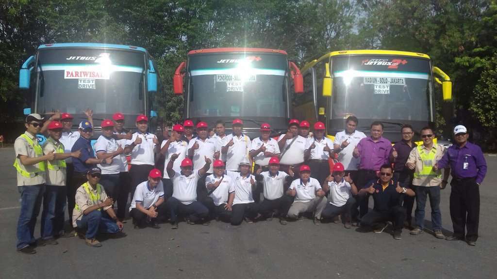 Shell Latih Safety Driving Pengemudi Rosalia Indah Shell Latih Safety Driving Pengemudi Rosalia Indah