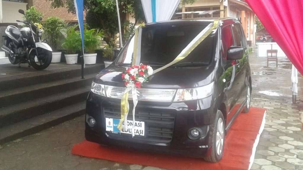 Suzuki Donasikan Karimun Stingray untuk SMK Wiworotomo Purwokerto Suzuki Donasikan Karimun Stingray untuk SMK Wiworotomo Purwokerto