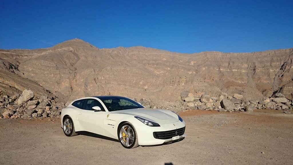 Menari Bersama Ferrari GTC4Lusso di Jabal Jais Menari Bersama Ferrari GTC4Lusso di Jabal Jais