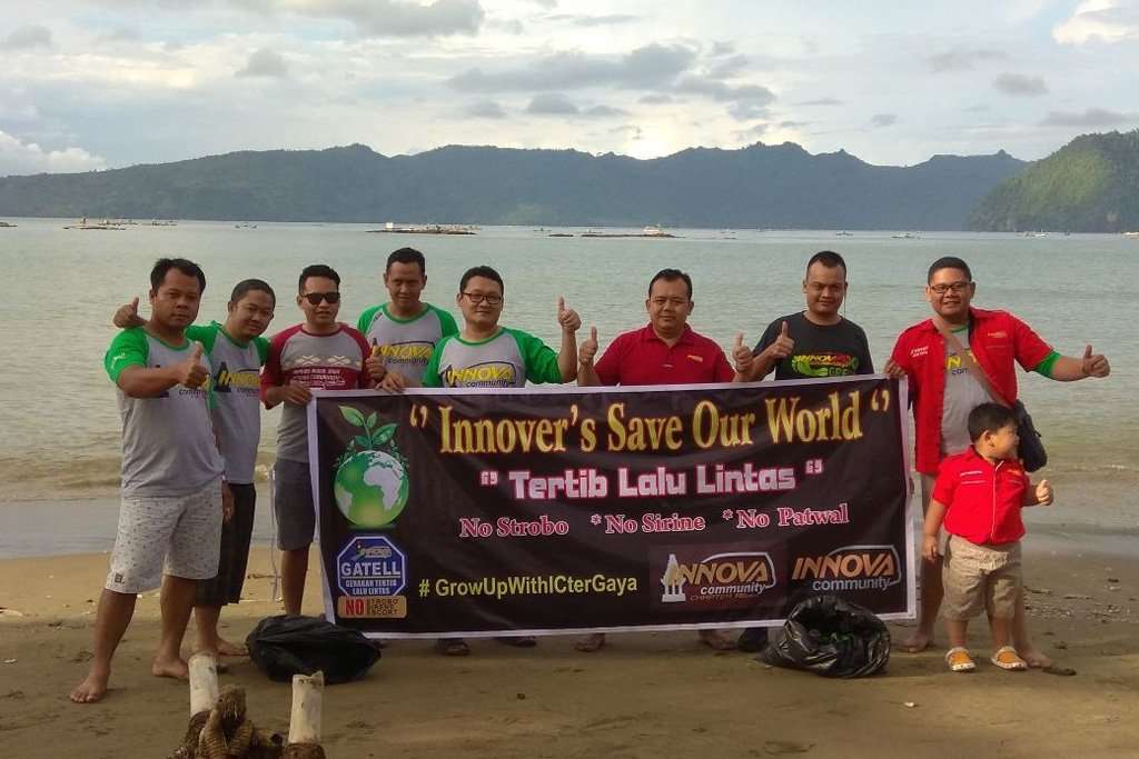 Innova Community Chapter AG Raya Bersih-Bersih Pantai Prigi Innova Community Chapter AG Raya Bersih-Bersih Pantai Prigi