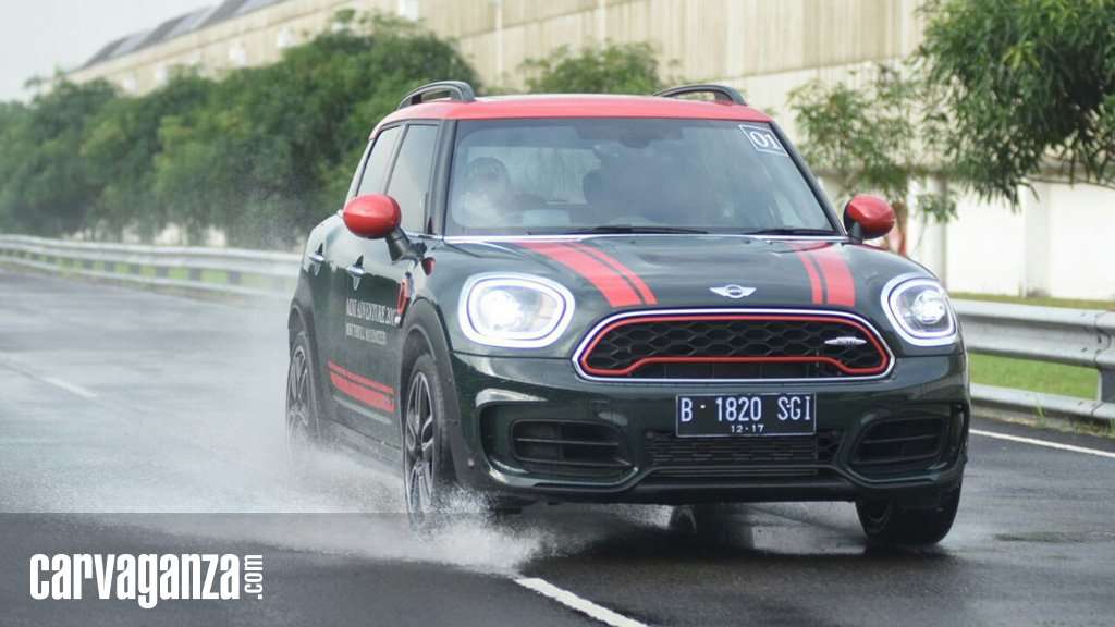 New Mini Countryman JCW Melibas Trek Bridgestone New Mini Countryman JCW Melibas Trek Bridgestone