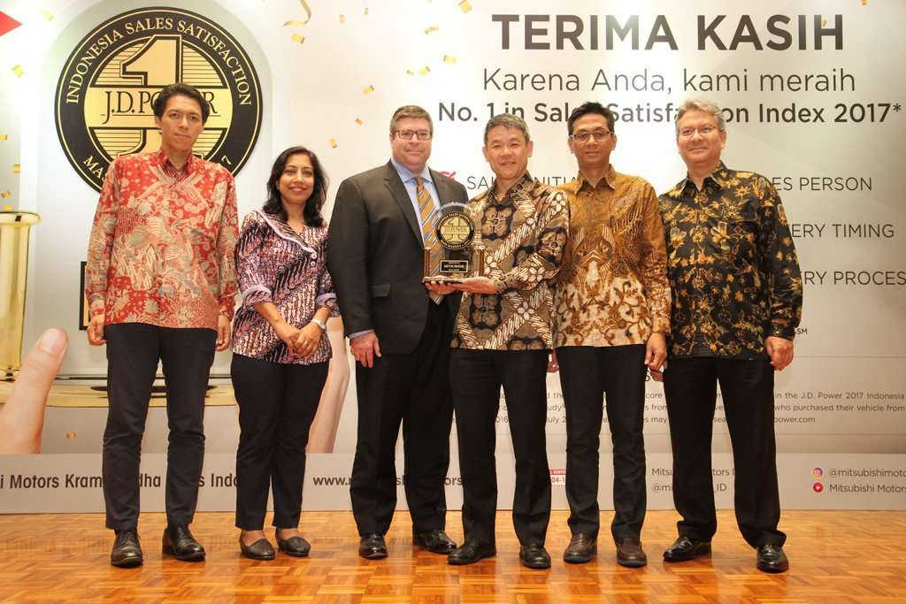 Tertinggi dalam Layanan Penjualan Kendaraan, Mitsubishi Terima Penghargaan Tertinggi dalam Layanan Penjualan Kendaraan, Mitsubishi Terima Penghargaan