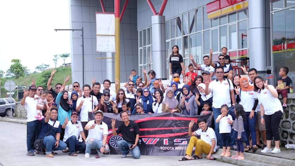 Our Wish Community Rayakan HUT ke-3 dengan Touring Our Wish Community Rayakan HUT ke-3 dengan Touring