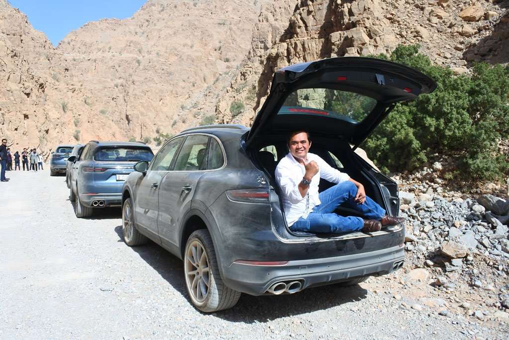 Menjelajahi Pegunungan Oman dengan Porsche Cayenne 2018 (BAG. 1) Menjelajahi Pegunungan Oman dengan Porsche Cayenne 2018 (BAG. 1)