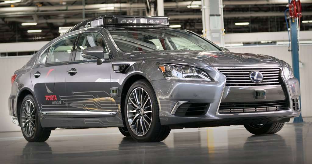 Toyota Boyong Mobil Otonom Baru Berbasis Lexus LS 600hL Toyota Boyong Mobil Otonom Baru Berbasis Lexus LS 600hL