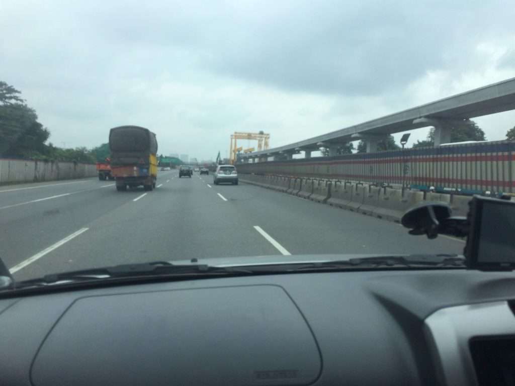 Kondisi Jalan Tol Cikampek Membahayakan Kondisi Jalan Tol Cikampek Membahayakan