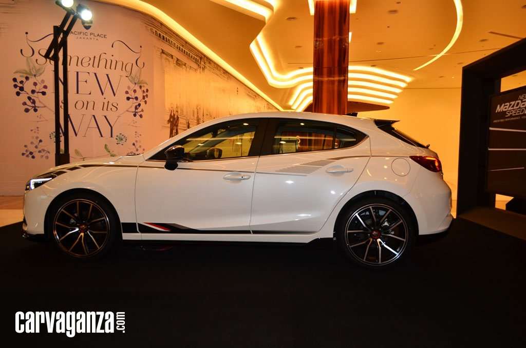 Pasang Stiker Mazda 3 dari Jepang Cuma Rp 2,9 juta Pasang Stiker Mazda 3 dari Jepang Cuma Rp 2,9 juta