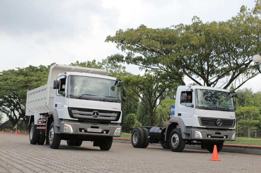 Daimler Dukung Edukasi Safety Driving Bagi Sopir Truk Daimler Dukung Edukasi Safety Driving Bagi Sopir Truk