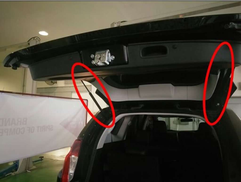 Mitsubsihi Recall Pajero Sport Terkait Potensi Masalah Pintu Bagasi Mitsubsihi Recall Pajero Sport Terkait Potensi Masalah Pintu Bagasi