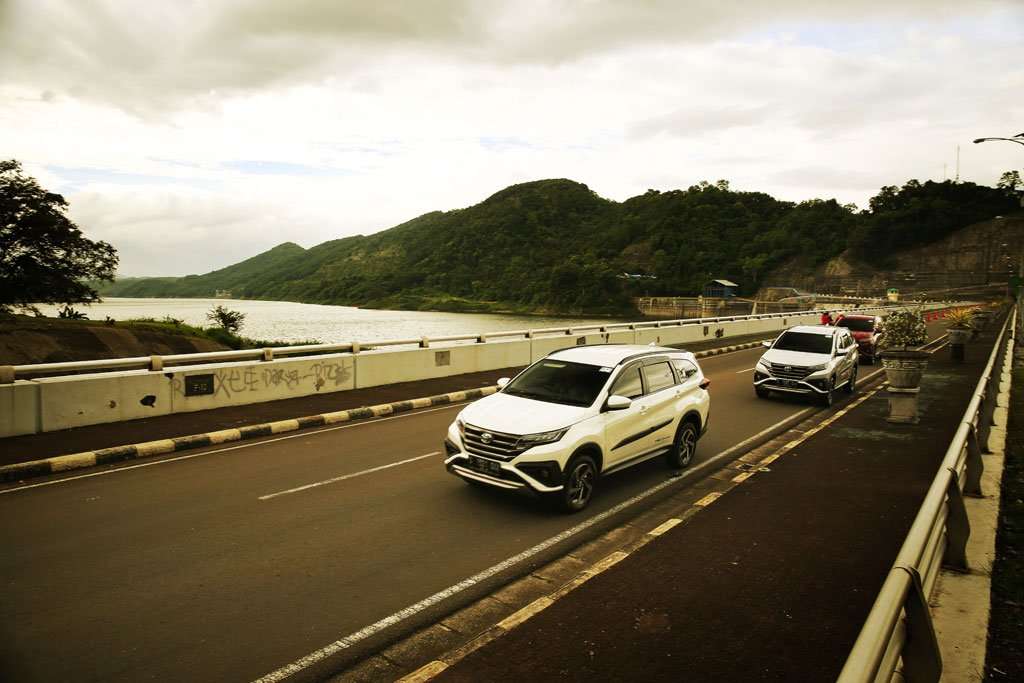 Menikmati Kenyamanan Kabin Toyota All New Rush Menikmati Kenyamanan Kabin Toyota All New Rush
