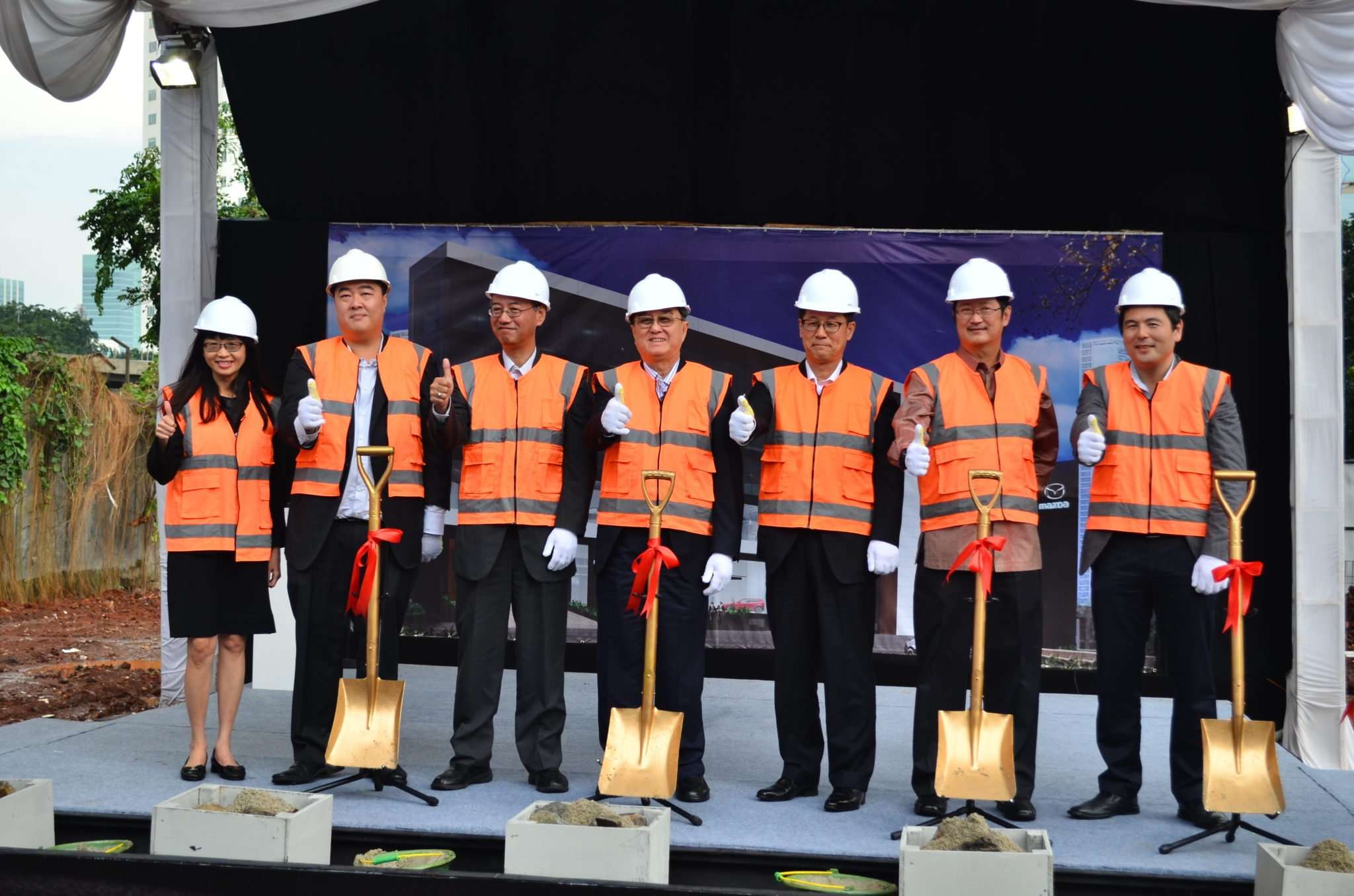 Mazda Dirikan Kantor dan Showroom Baru di Simprug Mazda Dirikan Kantor dan Showroom Baru di Simprug