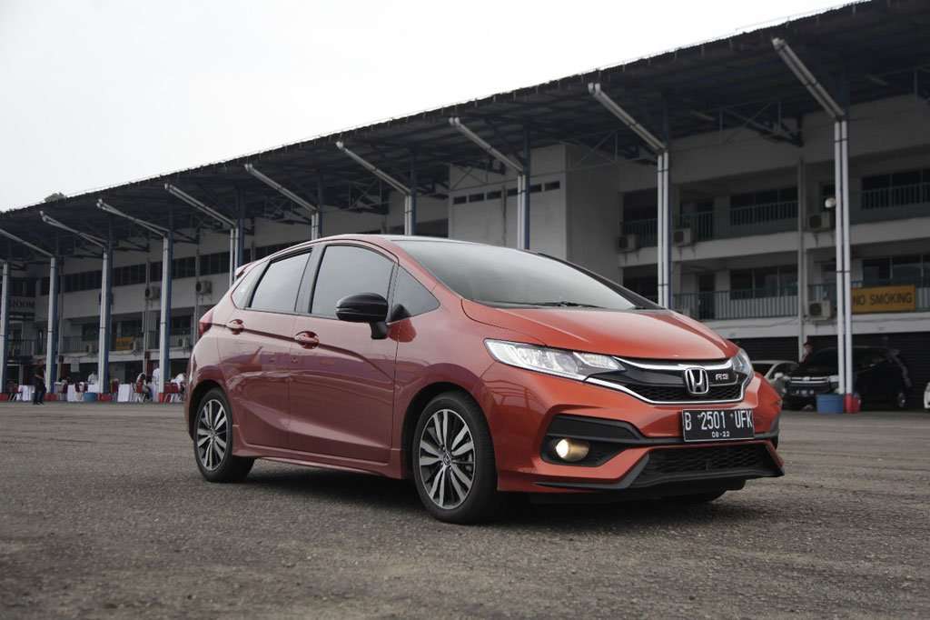 REVIEW: Kupas Tuntas Honda Jazz, Harga dan Varian REVIEW: Kupas Tuntas Honda Jazz, Harga dan Varian