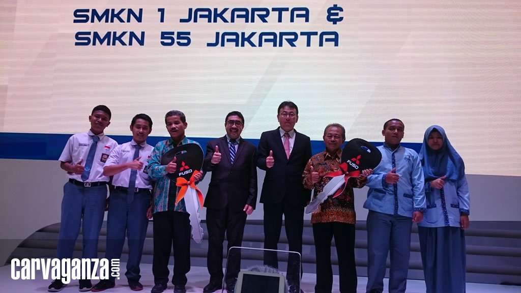 Dukung Pendidikan, KTB Donasikan 2 Kendaraan untuk 2 SMK Dukung Pendidikan, KTB Donasikan 2 Kendaraan untuk 2 SMK